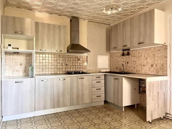 Maison
         4 pièces
        - 90 m² Exclusivité 289 000 € *