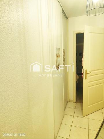 PROCHE ETANG DES FORGES DANS UNE COPRO RECENTE