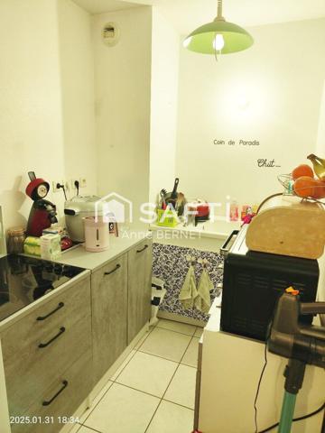 PROCHE ETANG DES FORGES DANS UNE COPRO RECENTE