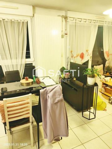 PROCHE ETANG DES FORGES DANS UNE COPRO RECENTE