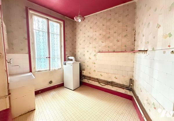 Centre ville Appartement 80 m² avec cave.
PRIX : 105 000 € .
Mickaël Grandpierre 07 86 12 52 67