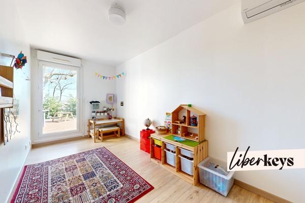 EXCLUSIVITÉ – Appartement 4 pièces de 87m² avec jardin privatif de 128m², grande terrasse, cave et stationnement