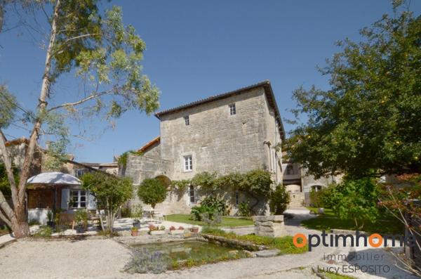 ✨ Rare Prieuré Historique au Cœur de Nanteuil-en-Vallée ✨