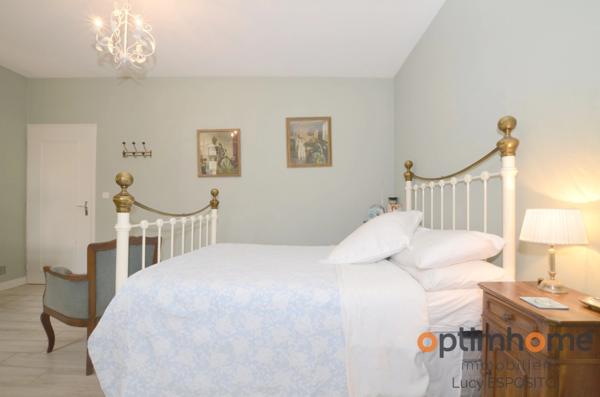 ✨ Rare Prieuré Historique au Cœur de Nanteuil-en-Vallée ✨