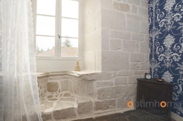 ✨ Rare Prieuré Historique au Cœur de Nanteuil-en-Vallée ✨