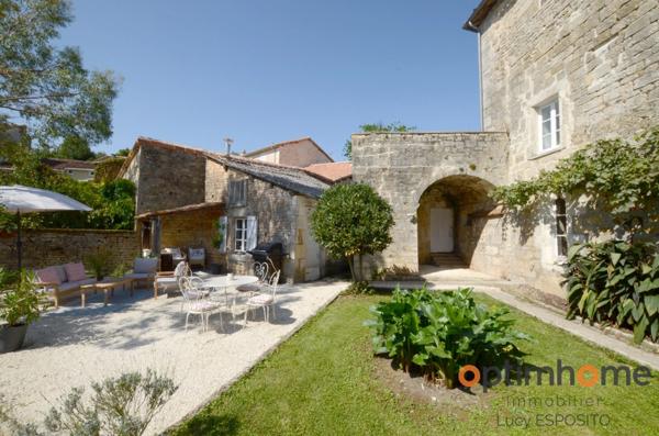 ✨ Rare Prieuré Historique au Cœur de Nanteuil-en-Vallée ✨