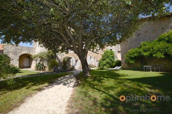 ✨ Rare Prieuré Historique au Cœur de Nanteuil-en-Vallée ✨