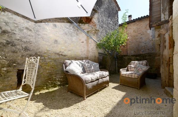 ✨ Rare Prieuré Historique au Cœur de Nanteuil-en-Vallée ✨