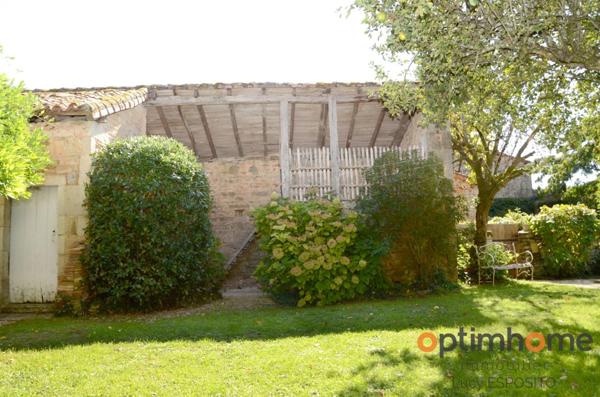 ✨ Rare Prieuré Historique au Cœur de Nanteuil-en-Vallée ✨