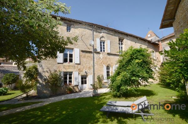 ✨ Rare Prieuré Historique au Cœur de Nanteuil-en-Vallée ✨