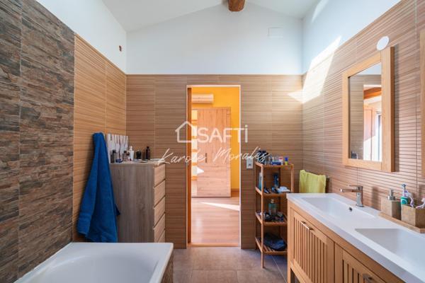 CORNEILLA LA RIVIERE, MAISON TRAVERSANTE DE VILLAGE AVEC GRAND GARAGE ET TERRASSE!