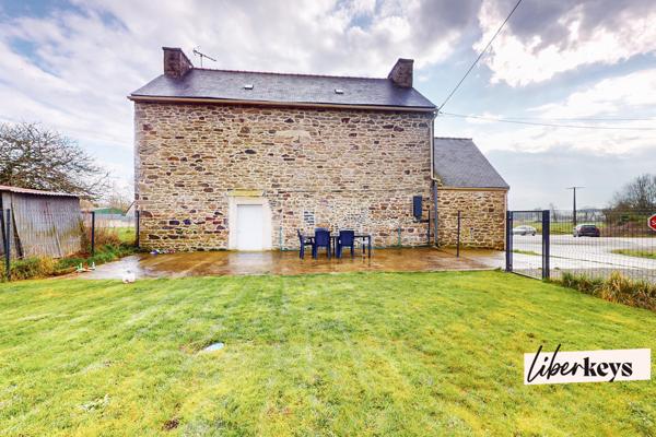 Liberkeys vous propose en exclusivité Jolie maison en pierre situé entre Collinée et St Gilles du Mené