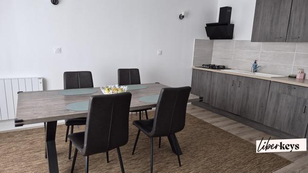 Liberkeys vous propose en exclusivité Jolie maison en pierre situé entre Collinée et St Gilles du Mené