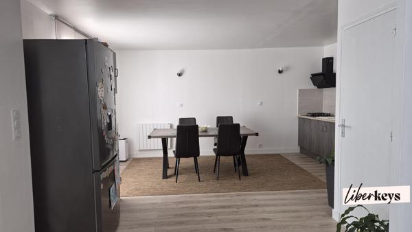 Liberkeys vous propose en exclusivité Jolie maison en pierre situé entre Collinée et St Gilles du Mené