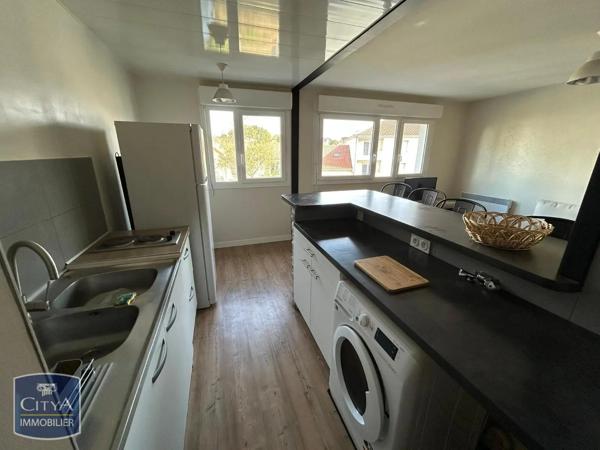 Appartement à louer 2 pièces 42.01m² Cholet (49300)