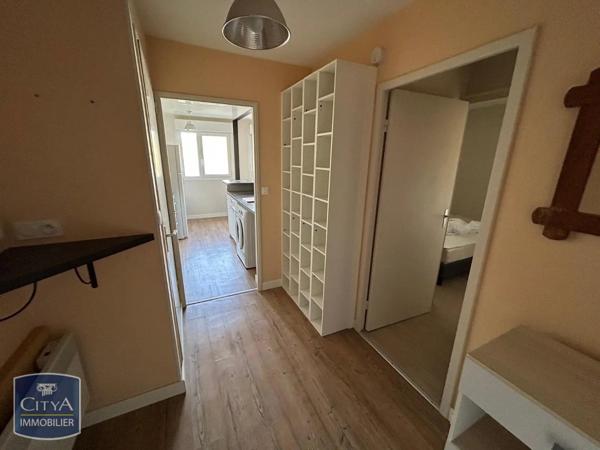 Appartement à louer 2 pièces 42.01m² Cholet (49300)