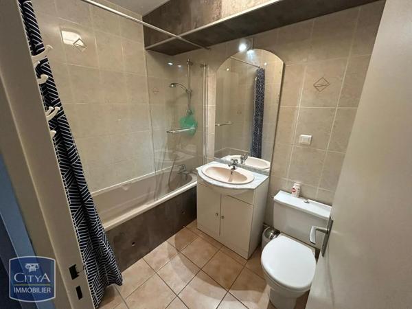 Appartement à louer 2 pièces 42.01m² Cholet (49300)