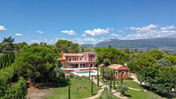 Luxueuse propriété à vendre dans le prestigieux quartier de Castellaras