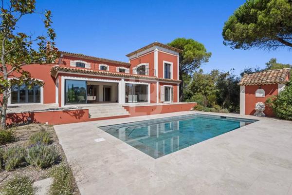 Luxueuse propriété à vendre dans le prestigieux quartier de Castellaras