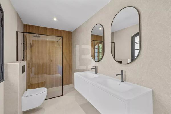 Luxueuse propriété à vendre dans le prestigieux quartier de Castellaras