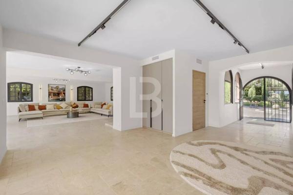 Luxueuse propriété à vendre dans le prestigieux quartier de Castellaras