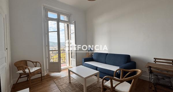 Location Studio meublé 24.71 m² - Hyères 83400
