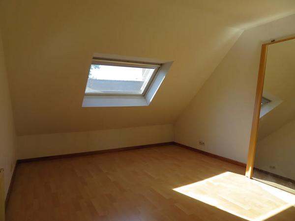 Situé rue d'Isly à LILLE, à proximité du métro Cormontaigne, je suis une maison de 120M² en très bon état comprenant…