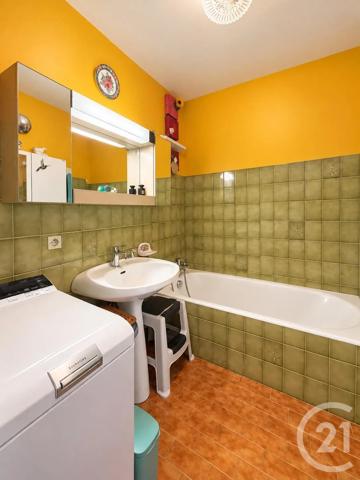 Appartement à vendre  2 pièces - 59,78 m 2   VENCE  - 06