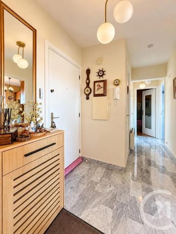 Appartement à vendre  2 pièces - 59,78 m 2   VENCE  - 06