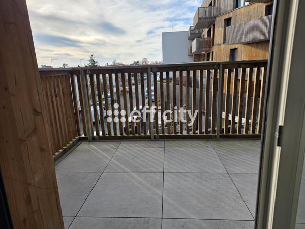 Appartement
         2 pièces
        - 37 m² 241 000 € *