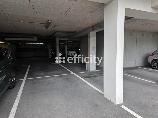 Appartement
         2 pièces
        - 37 m² 211 000 € *