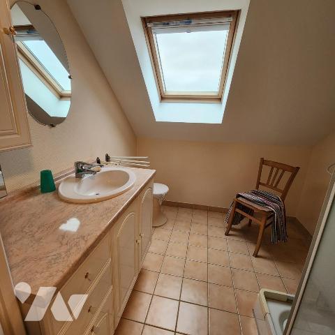 Maison familiale sur sous-sol total, Lotissement calme, proche centre-ville