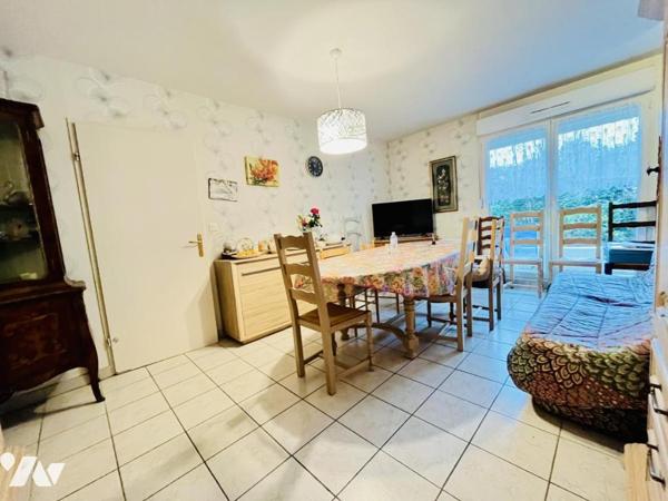 Sur ISBERGUES, appartement en rez-de-chaussée