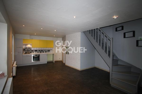 LOCATION : maison de 3 pièces de ville à LA CHAPELLE SAINT MESMIN