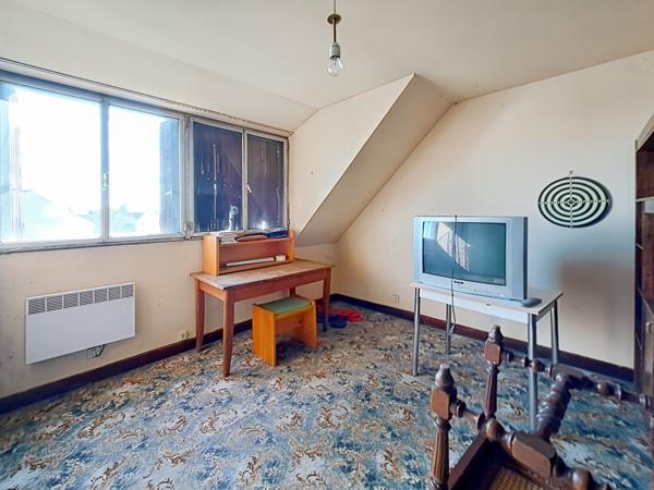 Maison familiale de 165 m² à Linas 8 pièces avec 7 chambres !