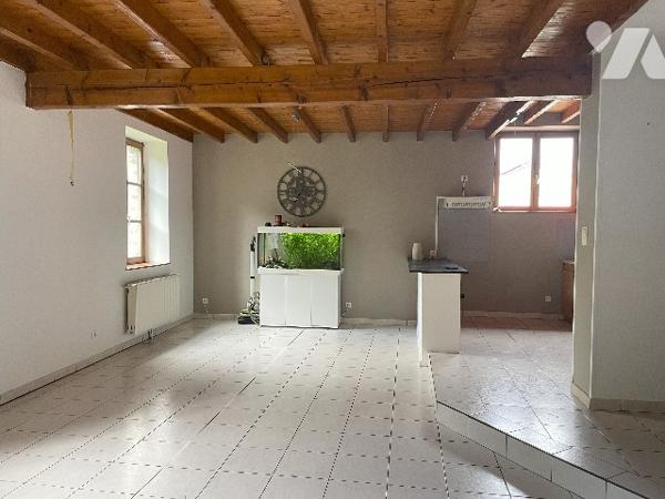 2024-00236 - IMMEUBLE COMPOSE DE 5 APPARTEMENTS - HATTONCHATEL