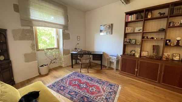 Maison de standing en pierres - T5 - piscine