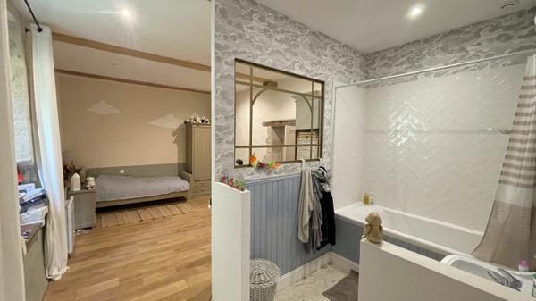 Maison de standing en pierres - T5 - piscine