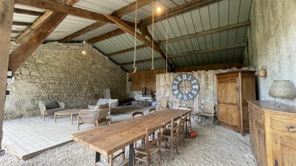 Maison de standing en pierres - T5 - piscine