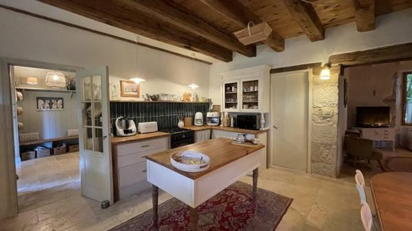 Maison de standing en pierres - T5 - piscine