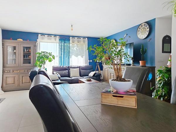 Maison 4 faces avec piscine, – Une opportunité rare !
