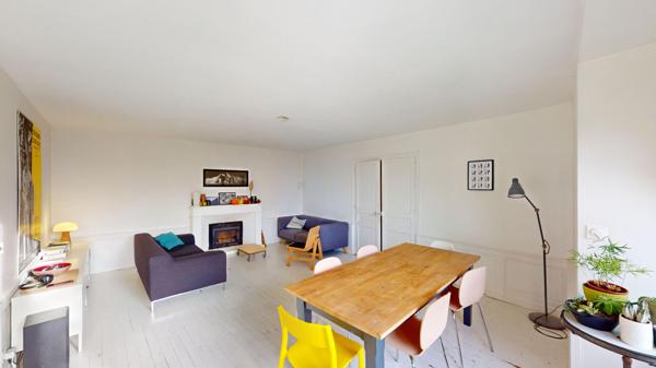 Vente Maison250 m² - 7 Pièces - MORTAGNE SUR SEVRE (85290)