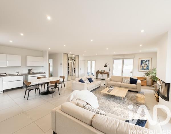 Maison à vendre 9 pièces 231 m² Bonson