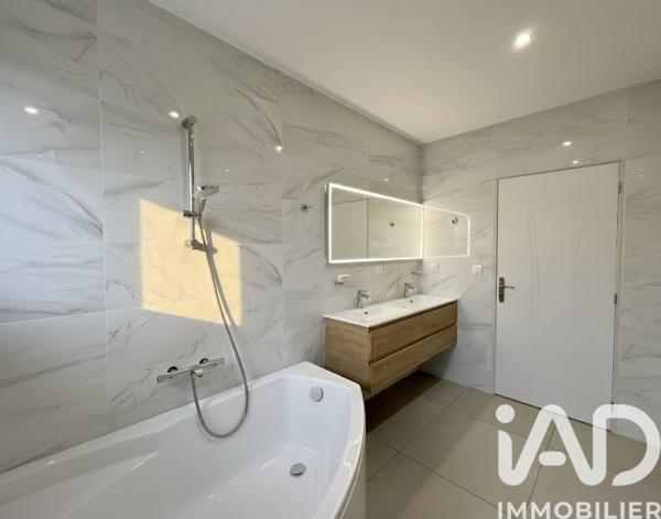 Maison à vendre 9 pièces 231 m² Bonson