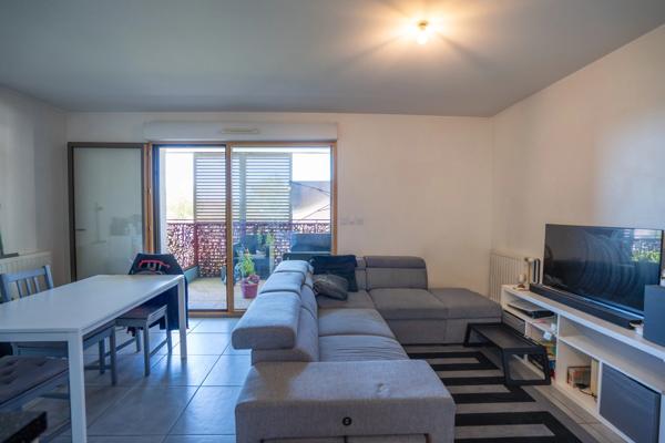 Bron – secteur Parc de Parilly – T2 avec exceptionnelle loggia de 17 m² et garage