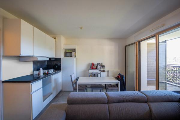 Bron – secteur Parc de Parilly – T2 avec exceptionnelle loggia de 17 m² et garage