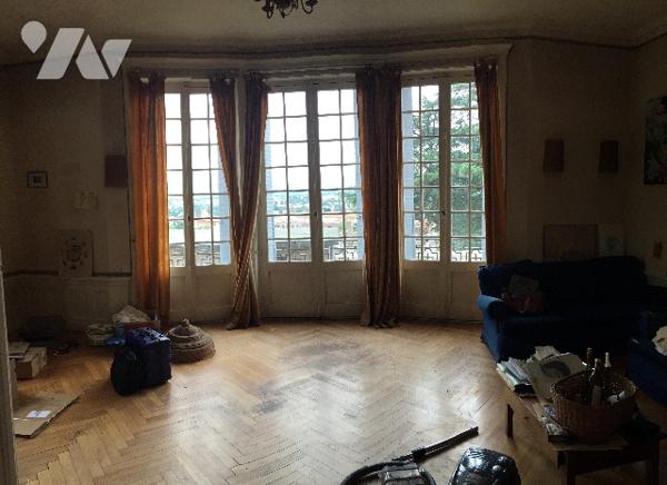 ST-JUST-ST-RAMBERT, appart158 m2 terrasse et usage d'un REZ DE JARDIN, grand garage PRIX : 155 000 €