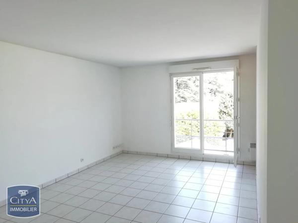 Appartement à louer 2 pièces 48.01m² Blois (41000)