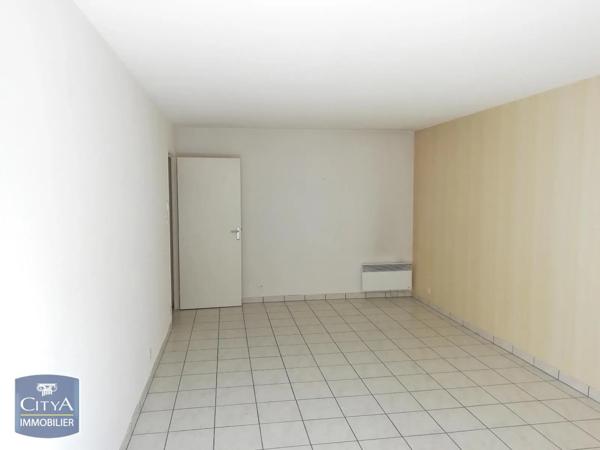 Appartement à louer 2 pièces 48.01m² Blois (41000)