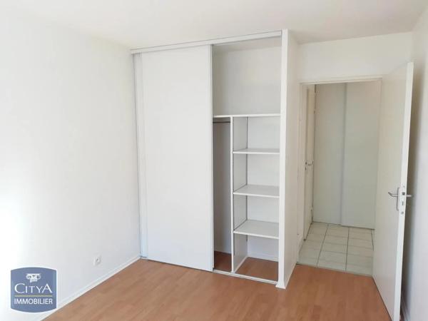 Appartement à louer 2 pièces 48.01m² Blois (41000)